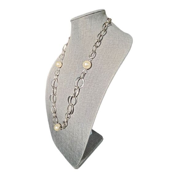 Pearlescent Silver-tone Link Gala Statement Necklace - Picture 9 of 11